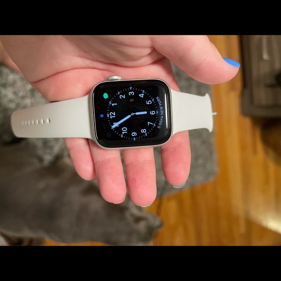 Apple Watch Series 6 Silver main image 4